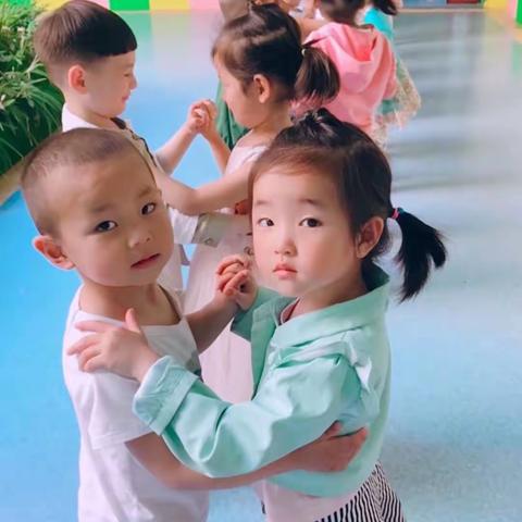 多姿多彩的幼儿园生活