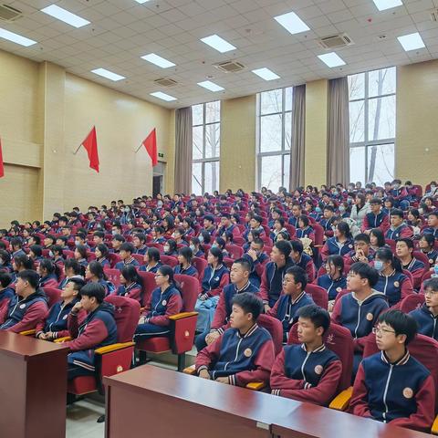 解读政策 规划发展——顺义九中高二年级召开美术生大会