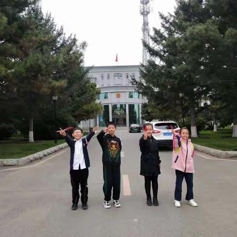 笔乐分享    游政府公园      张思艾