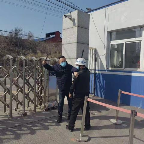 加强防暴演练，构建安全校园          ——大矿中学开展校园安全防暴演练活动