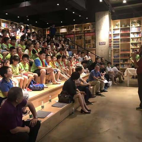 懂得友爱互助 体现真情实意（满春街长堤青少年空间）