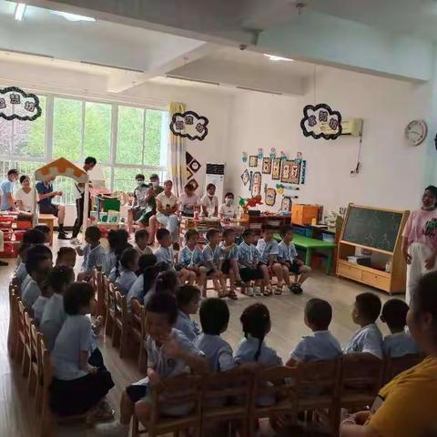 静静陪伴 收获成长——阳逻街武湖幼儿园中二班期末汇报会剪影
