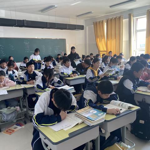 研讨促成长 课堂绽芳华——探沂中学英语组教研活动