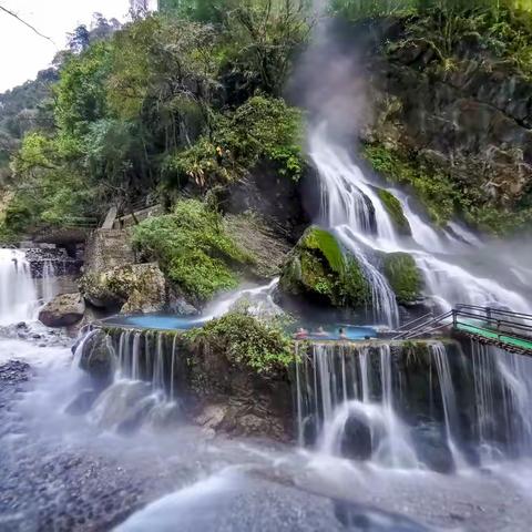 泸沽湖之旅-螺髻山九十九里温泉瀑布