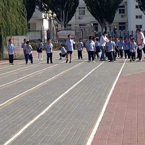 《体质测试，助力成长》二年三班小学体质健康测试活动纪实