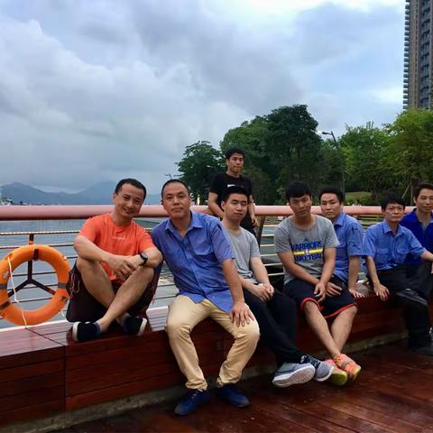 👬兄弟齐进城🎡🏝