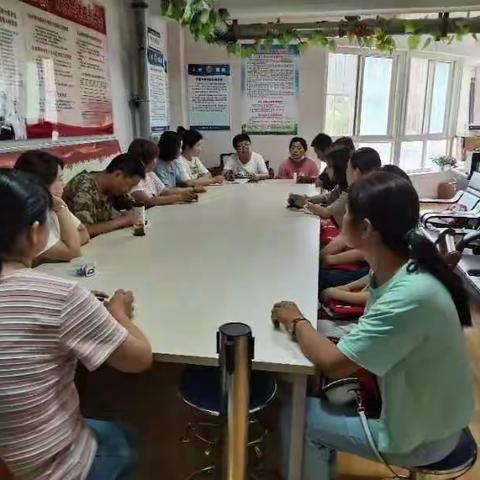 天水郡街道西十里社区开展《信访工作条例》宣传活动