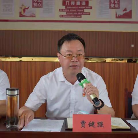 皇寺镇开展新党员集中宣誓暨党史学习交流活动