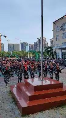 快乐小学校园，生活无限精彩—六四班