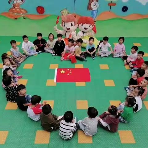 小太阳幼儿园全体弘老师和弘宝祝大家国庆节快乐