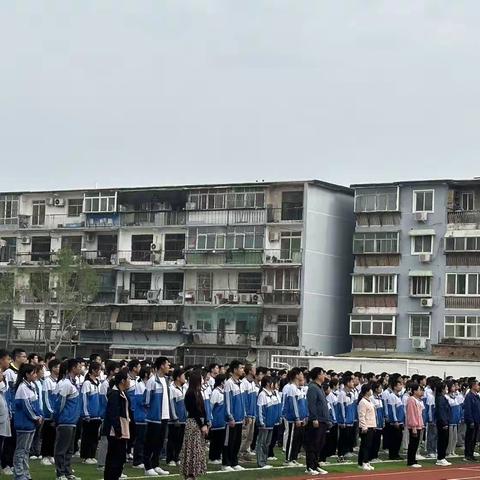 沐浴书香，与书为友—— 开封市铁路中学2023年举行青少年爱国主义读书教育启动仪式暨鹿鸣文学社赠刊活动