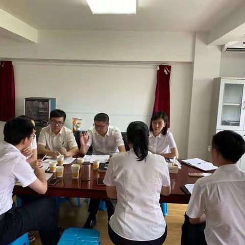 玉环支行领导班子莅临清港网点开展调研指导工作