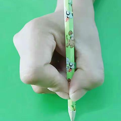 红苹果幼儿园中班————正确坐姿握笔姿势
