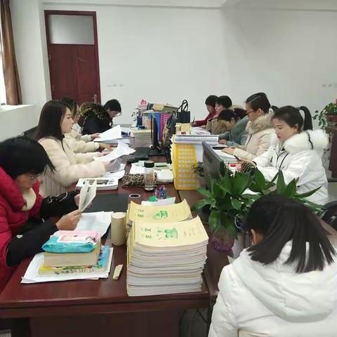 如切如磋共教研，如琢如磨同成长——记莲溪中学七年级语文期中质量分析教研活动