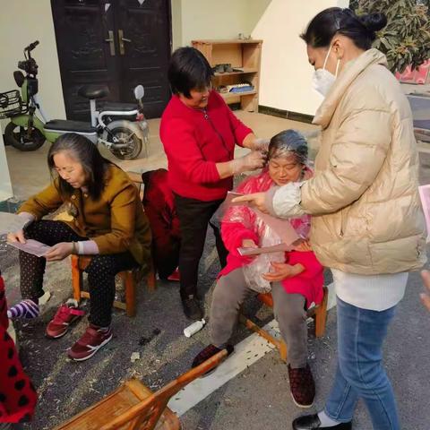 垃圾分类入户宣传