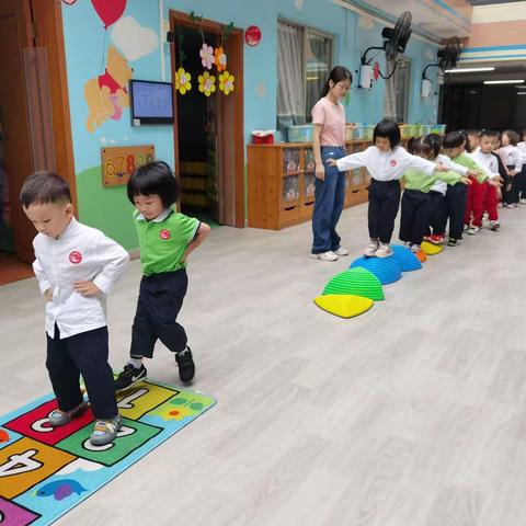 齐跳跳可以齐增高—协和幼儿园西苑园区小二班