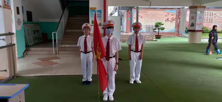 红领巾相约中国梦——海口市龙华小学2020年庆祝少先队建队71周年建队日活动暨新队员入队仪式