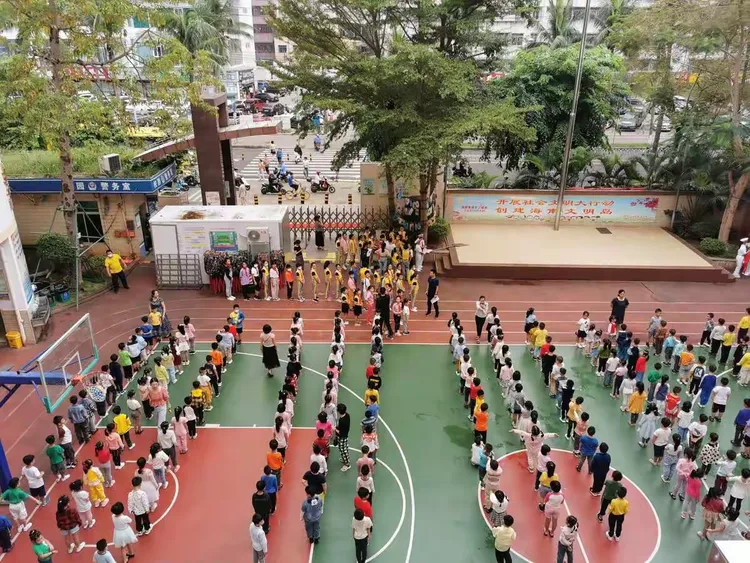 红领巾相约中国梦——海口市龙华小学2020年庆祝少先队建队71周年建队日活动暨新队员入队仪式