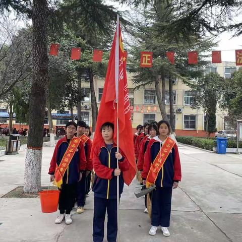 【函谷关镇初级中学】“为城市净面，我们在行动”