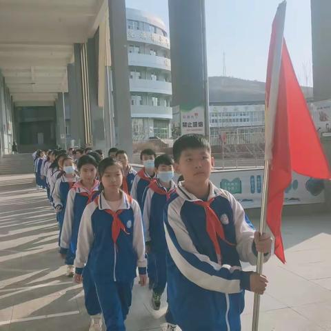 “缅怀革命先烈 传承红色基因”——萃英学校开展清明节祭英烈活动