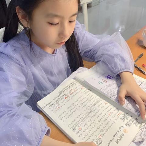 伴着书香，一路成长——香山路小学三六班郑凌薇