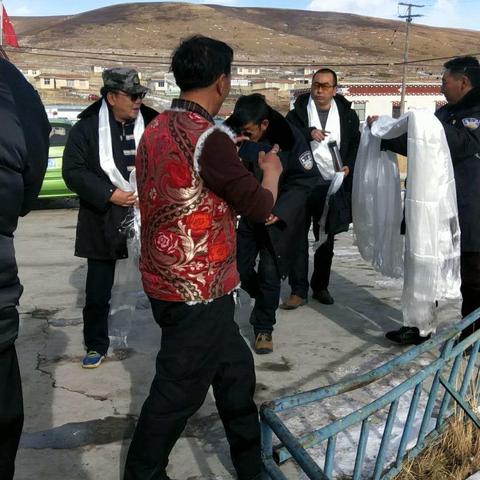 州财政局党组成员、监督局长夏益军一行工作组莅临我乡草原一村开展结对认亲走访慰问活动