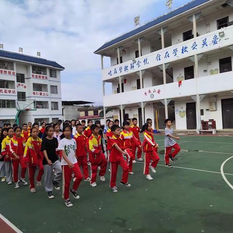 甲良小学六(3)班“习惯养成，强国有我”一一开学“玩”一周教育活动