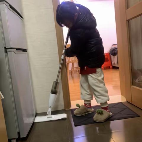 开展劳动教育 铸牢成长基石