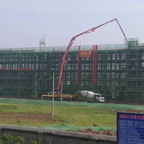 上石桥中心小学新校区建设工程如期封顶