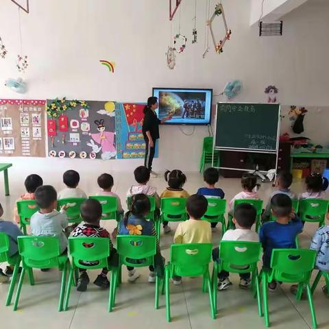安全“童”行—作登瑶族乡中心幼儿园小一班消防演练
