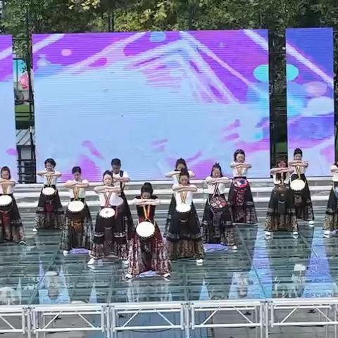 一段激情四射的非洲鼓表演！