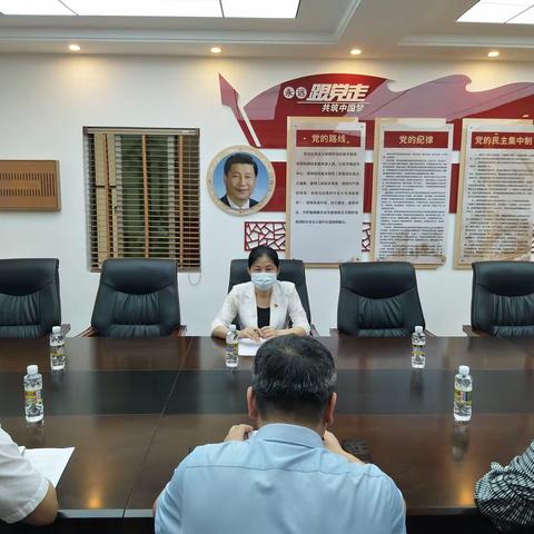 县人大常委会副主任龙海魂到本号镇召开疫情防控工作会议