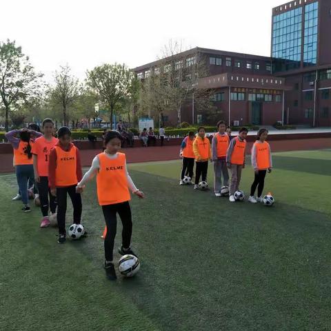 贵和小学足球社团活动