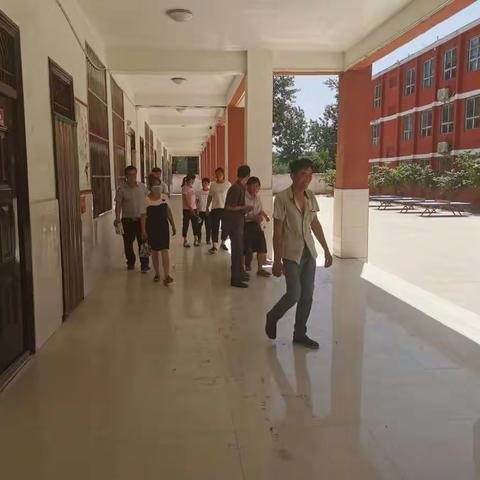 家校合作，共筑未来——高码头镇第一小学家长参观学校活动