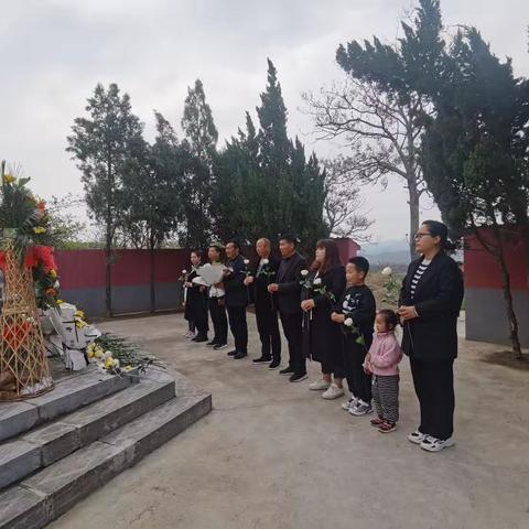 浓情清明   缅怀先烈---米河镇赵岭村清明祭扫活动
