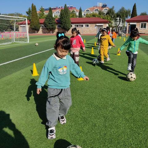 育花路小学附设幼儿园足球常态课