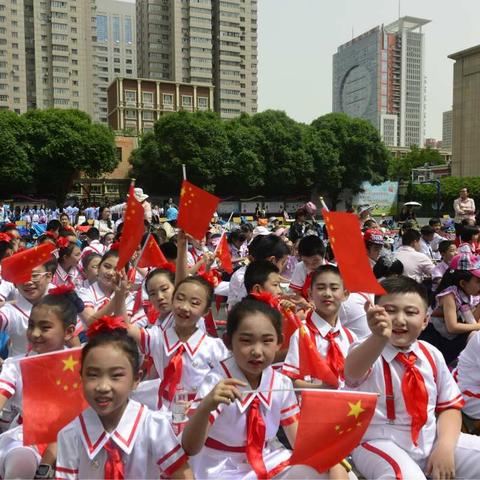 天山脚下 石榴花开 童心唱响中国梦 领巾飞扬新时代——乌市第十二小学“庆·六一”红歌“班班唱”活动