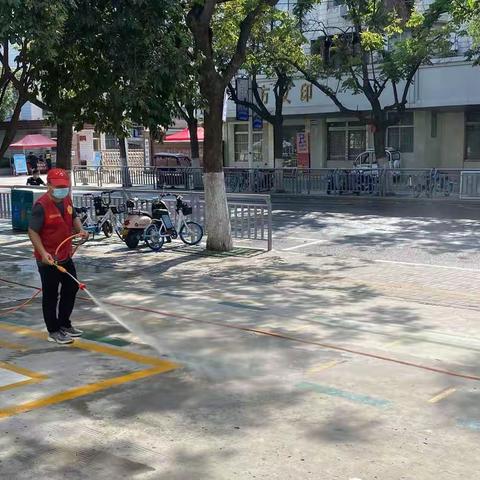 炎炎夏日  挡不住我们的热情 ——漯河市实验小学城市清洁行动掠影