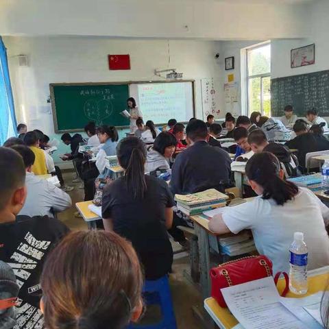横油教研共提高－何中“城乡互动”语文学科教研活动