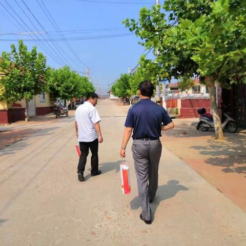 真抓实干，砥砺奋进——东港农商行农金员联络员走在农金员“四规范 两推进”标准化建设大道上……