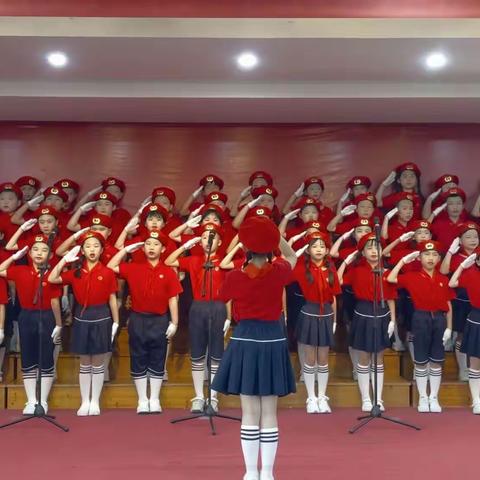 “迎华诞颂党恩，筑梦想唱心声”三年3班