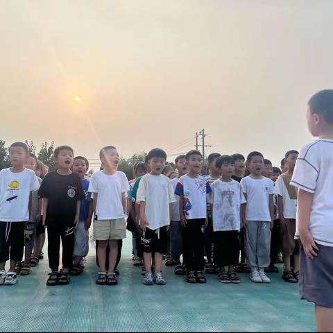 赛队列队形 展团队风彩———巩义市鲁庄镇北侯小学小学队列队形比赛