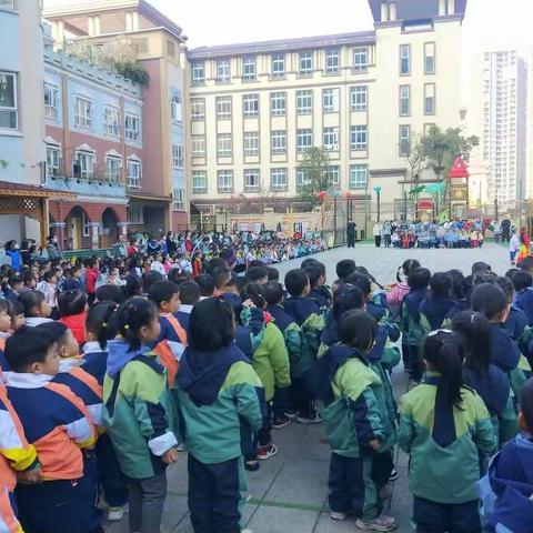 运动悦童心，民族团结亮童年