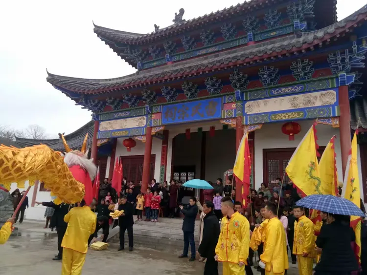 大别山雷氏宗祠舞龙庆元宵