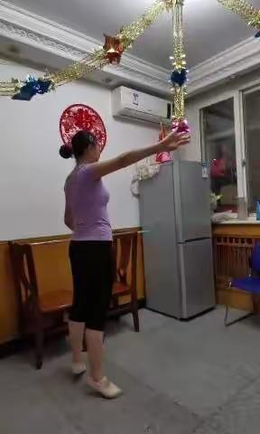 2021级青政1班    杜欣悦   舞蹈展示