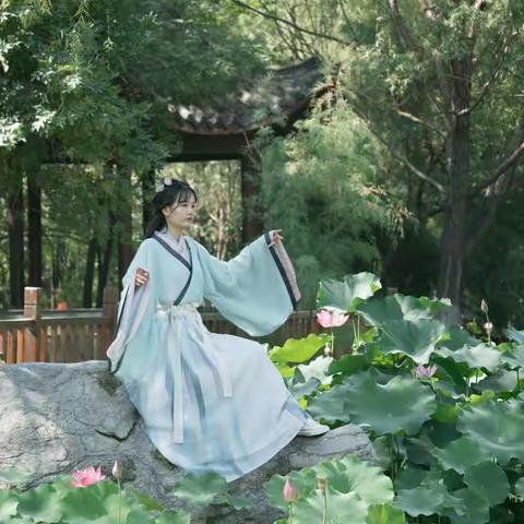 荷花汉服人像学习