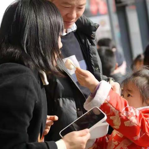 科学育儿进社区  欢欢乐乐闹元宵      ——江桥镇科学育儿分中心华江幼儿园开展闹元宵活动