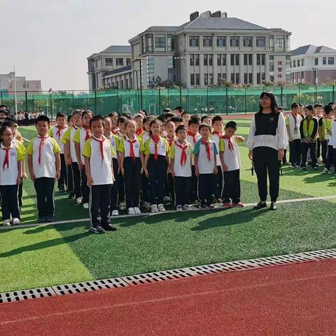 英姿飒爽迎国庆，队列队形展风采——三年级组队列队形比赛活动纪实