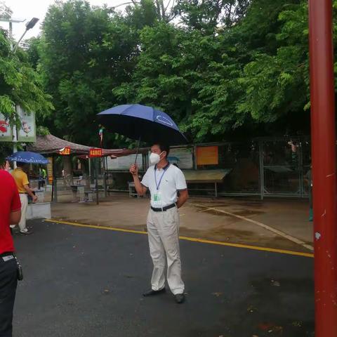 在风雨中坚守一一东方市港务中学抗疫篇