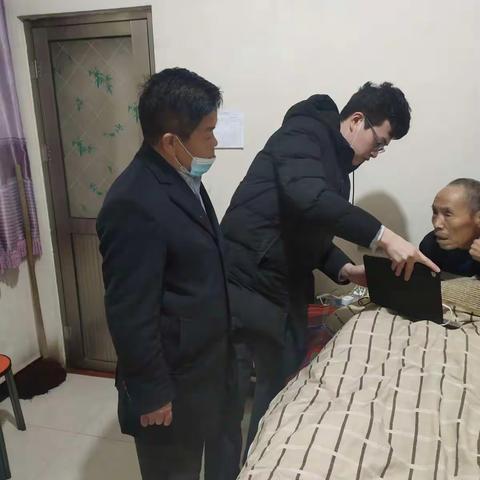 客户行动不便遇难题 银行上门服务暖人心